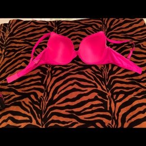 Victoria’s Secret hot pink bra